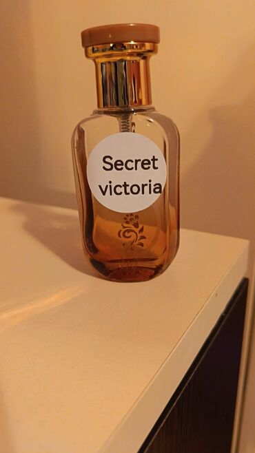 oriflame amber elixir en ucuz: Secret Victoria – qadınlar üçün ətir - Flakon: şəffaf qəhvəyi şüşə