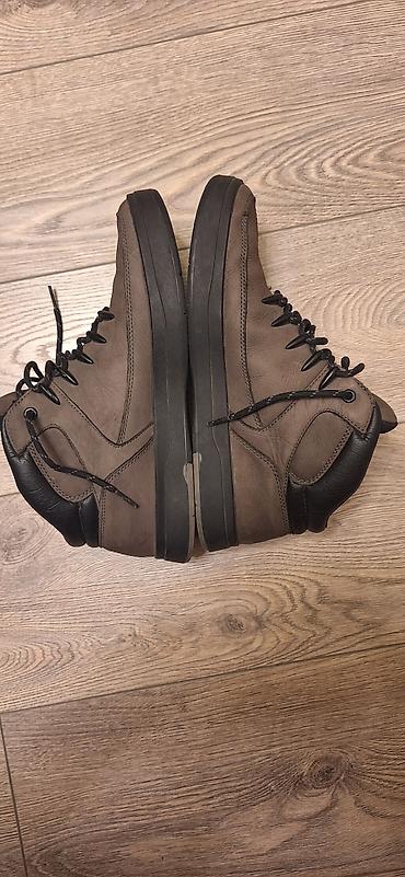 Ботинки: Timberland
olcu:43 — 3