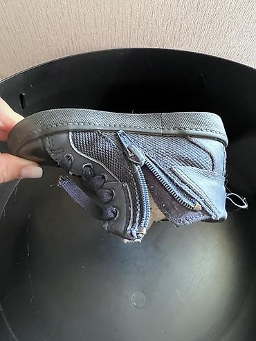 23: Детские зимние ботинки Clarks, темно‑синие, на меху.э Забирать в 12 — 4