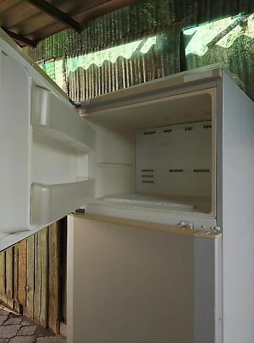 Бытовая техника: Холодильник Beko, Б/у, Двухкамерный, 190 * — 2