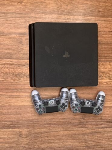 PS4 (Sony PlayStation 4): Продаю ps4 slim 500gb Приставка привозная из америки Не прошитая