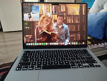Ноутбуки Apple (MacBook): MacBook Air 13" (чип Apple M5, 16 ГБ) - Модель: MacBook Air — 1