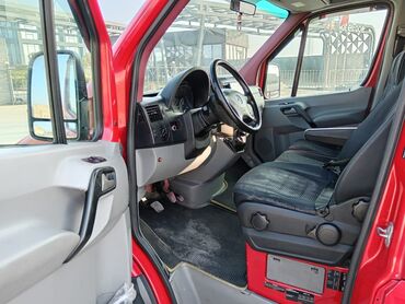 Mercedes-Benz: Mercedes-Benz Sprinter mikroavtobus - Korpus: qırmızı rəng, “Sprinter — 4