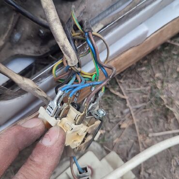 Ремонт холодильников, морозильников: Профессиональный ремонт холодильников любой сложности! Ваш — 5