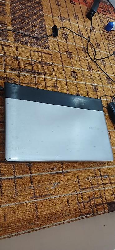 diz ustu komputerlər: Samsung noutbuk satılır. Görüntülərdə Samsung markalı noutbuk — 3