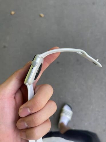 Спортивные часы: Продаю Apple Watch Se (2 nd Gen) 44mm
32 гб
Акб 96% — 3