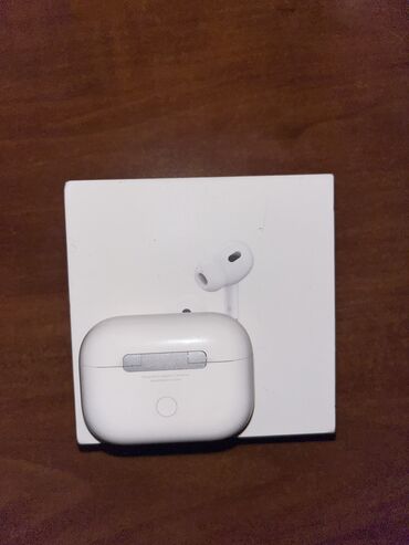 apple nauşnik: Apple AirPods 2nd Gen 2hefte evvel almışam qulağıma uyğun olmadığı