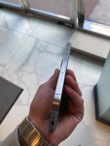 en ucuz mac: IPhone 15 Pro, 128 GB, Natural Titanium — 3