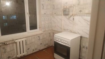 квартира в джалал абад: 3 комнаты, 58 м², 104 серия, 3 этаж, Косметический ремонт