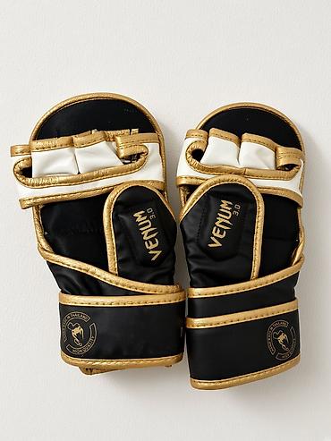 жалал абад одежда: 🥊 Перчатки Venum — новые! Продаю перчатки Venum(черепашка) в стильном — 3
