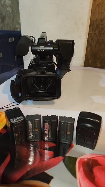 krosnu aparatı hd: Sony HDV video kamera, bir neçə batareya və qoruyucu çanta ilə təklif — 3