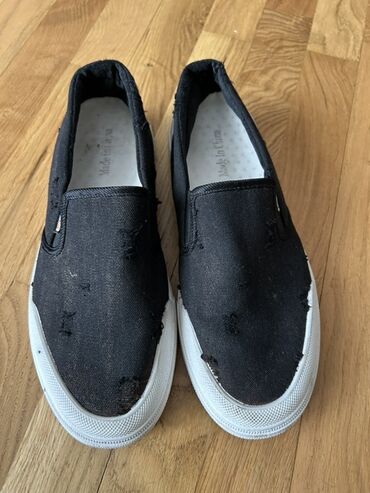 тапочки белста мужские домашние: Qara slip-on krossovkalar

- Üst hissə: qara parça