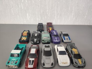 Игрушки: Машинки HotWheels цена одной