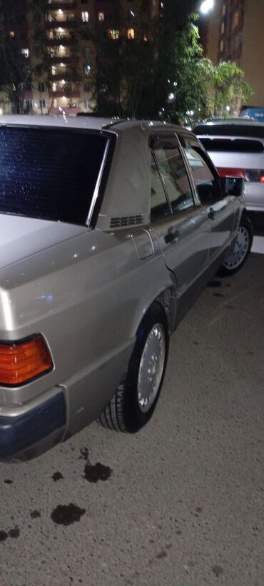 Mercedes-Benz: Mercedes-Benz 190 (W201): 2 l | 1991 il Sedan — 11