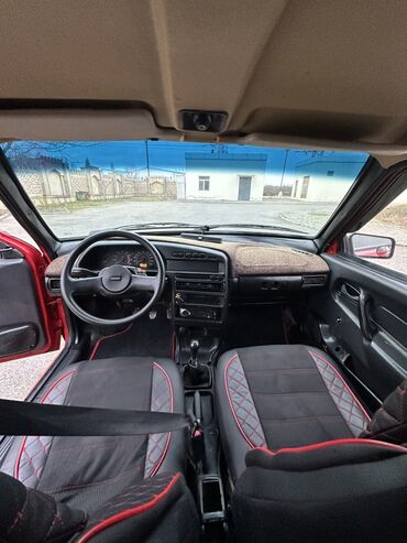 VAZ (LADA): VAZ 21099 sedan - Kuzov: 4 qapılı sedan, qırmızı rəng, qara bamper və — 13