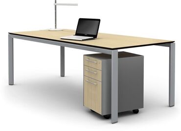 Ofis masaları: Yeni, İşçi üçün, Kvadrat masa