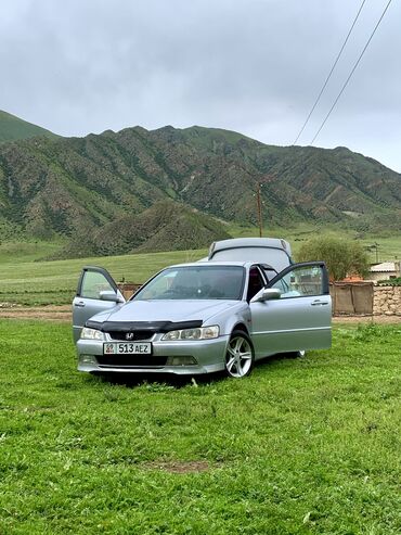 Honda: Honda Accord: 2001 г., 2 л, Типтроник, Бензин