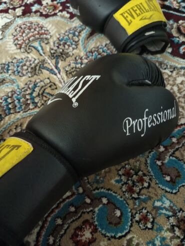 сколько стоит самокат: Боксерские перчатки Everlast Professional Город Ош Носил пол года