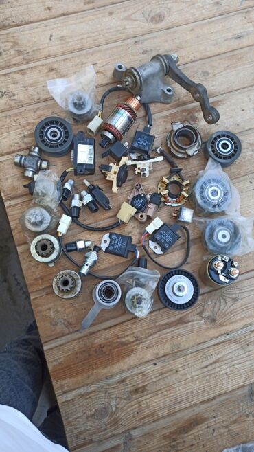 Radiatorlar: Avtomobil üçün elektrik və mexaniki ehtiyat hissələri dəsti Tərkib: -