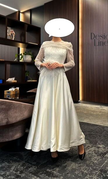 свадебные платья и аксессуары: Продается шикарное платье, размер M турецкого производства, приобрели