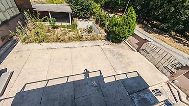 lokali za izdavanje nis: Izdaje se smeštaj za radnike – Zelengorska 2, Zemun. Useljivo odmah — 2