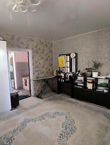 Продажа коттеджей и домов: Продаётся жилой дом с участком и садом. - Одноэтажный дом: светлая — 8