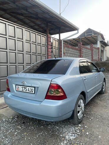 Toyota: Toyota Corolla: 2004 г., 1.4 л, Механика, Бензин, Седан