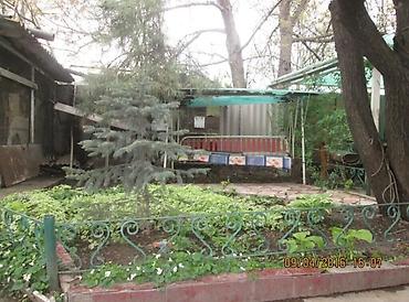 Үйлөр: Продается два дома (полдома и 2 этажный дом) на одном участке в районе — 5
