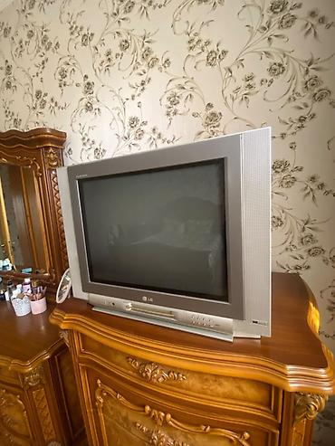 tv 32: LG televizor 54 ekran
çox az işlənib
heç bir problemi yoxdur — 2