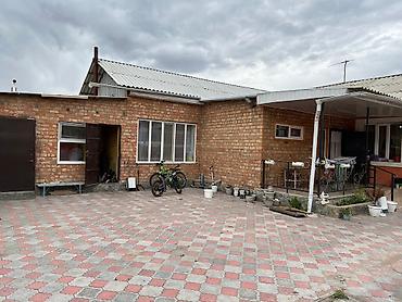 Продажа коттеджей и домов: 7 соток Продается дом со всеми условиями Есть горячая вода - — 18