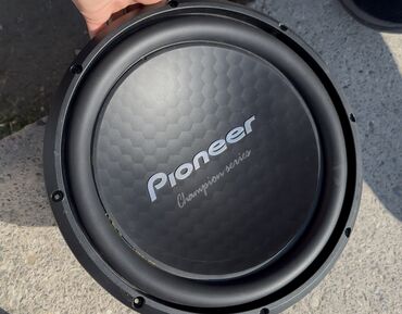 sabvufer qutusu: Б/у Pioneer Колонка, Тип - Сабвуфер, цвет - Черный