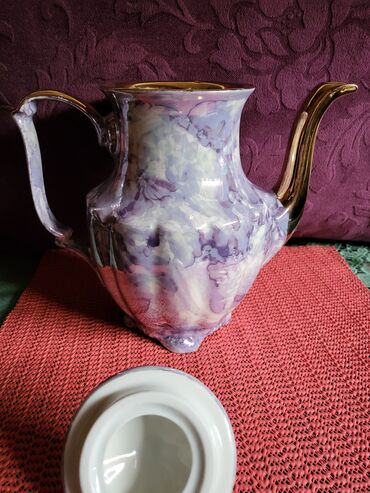 Čajnici: Bokal nov porcelanaki Walbrzych Poljska 70te. Visina. 21,5cm — 9