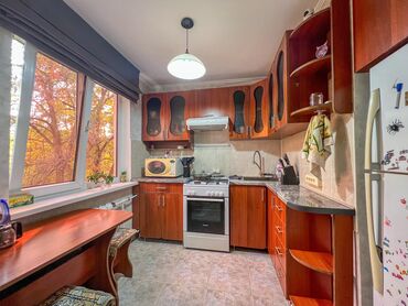 продаю квартиру английский квартал: 1 бөлмө, 32 кв. м, 104-серия, 4 кабат