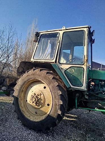 Traktorlar: Yaşıl rəngli kabinəli traktor - Kabin: metal karkaslı, geniş ön şüşə — 9