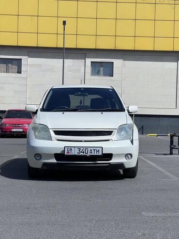 машина россия: Toyota ist: 2004 г., 1.5 л, Автомат, Бензин