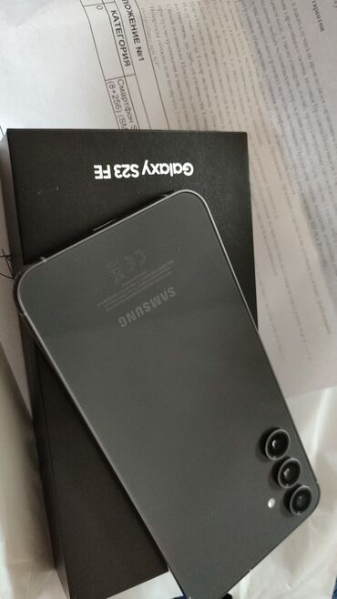 очки с наушником: Samsung Galaxy S23 FE, Колдонулган, 256 ГБ, 2 SIM, eSIM