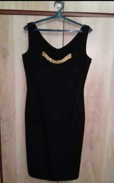 Повседневные платья: Платья женские, три модели. 1) Черное платье-футляр с широким — 11