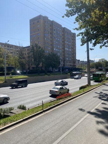квартиру: 3 комнаты, 65 м², Индивидуалка, 3 этаж, Косметический ремонт