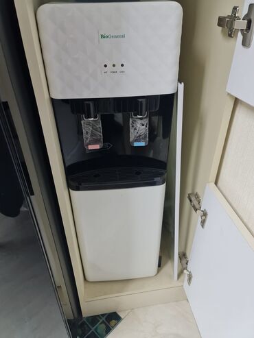 Su üçün kulerlər və dispenserlər: Dispenser satılır 100 AZN. Yenidir. Ünvan NZS m 0048 NigAz