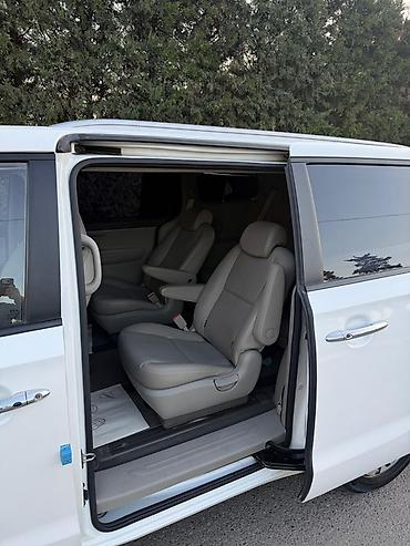 Kia: Kia Carnival: 2018 г., 2.2 л, Автомат, Дизель, Минивэн — 9