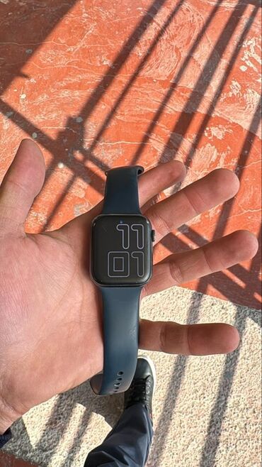 сетевые кабели: Apple watch se 
44 mm
акб 86