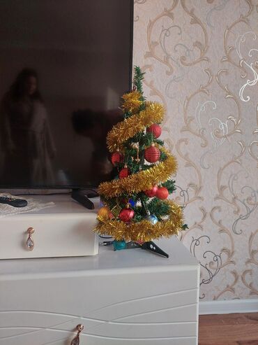 подарок на 14 февраля любимому: Yeni il ağacları