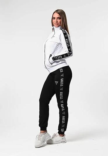 deichmann: Ženska trenerka Guess – gornji deo i donji deo - Dvodelni set — 2
