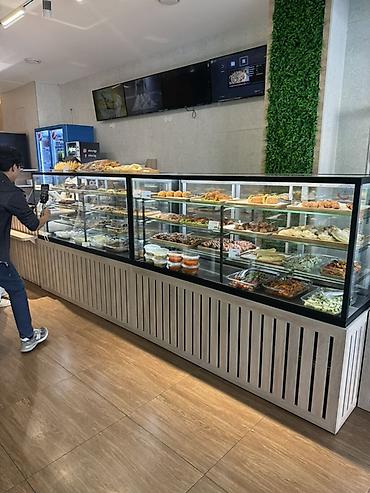 Холодильные витрины: Для молочных продуктов — 1