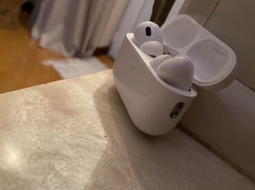 ЗИЛ: Б/у Беспроводные (Bluetooth) Наушники, Apple, цвет - Белый