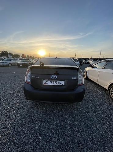 Транспорт: Toyota Prius: 2015 г., 1.8 л, Бензин, Хэтчбэк — 6
