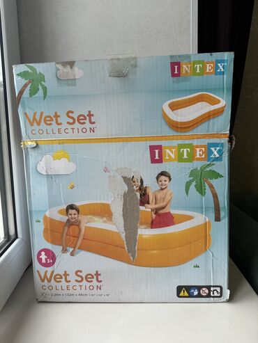 лежаки для бассейна: Продаю надувной бассейн от фирмы INTEX. Пользовались 3-4раза Состояние