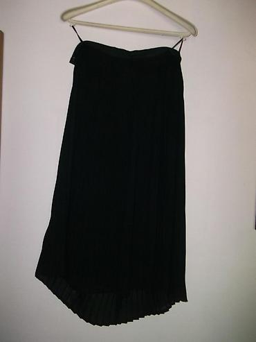 replike satova: Crna plise suknja. Kao nova. Duži model. Broj 40, dužina suknje 70 cm — 2