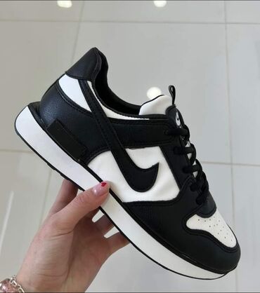 Women's Sneakers and athletic shoes: 41 — 25