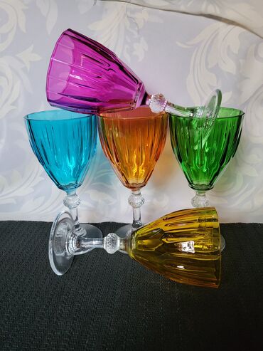 Čaše: Case diamond za vino. Case nove,fabricka boja stakla,sve na njima — 6